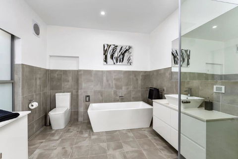 BENGALEE EXECUTIVE TOWNHOUSE- MODERN & STYLISH - Hotel WA 8
