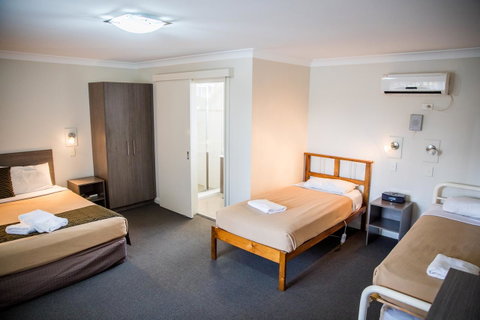 Lilac City Motor Inn & Steakhouse - Hotel WA 21