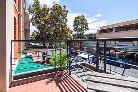 Executive 3 Bedroom Apartment + Internet + Parking - Hotel WA 28
