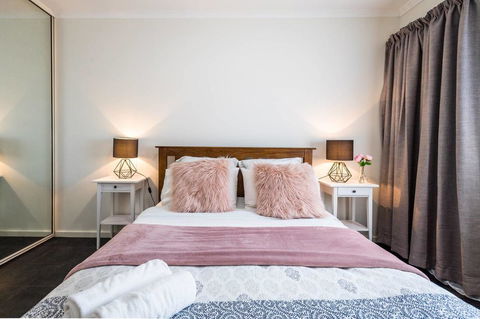 Executive 3 Bedroom Apartment + Internet + Parking - Hotel WA 1