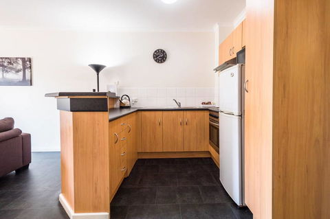 Executive 3 Bedroom Apartment + Internet + Parking - Hotel WA 5
