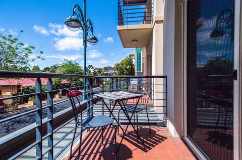 Executive 3 Bedroom Apartment + Internet + Parking - Hotel WA 6