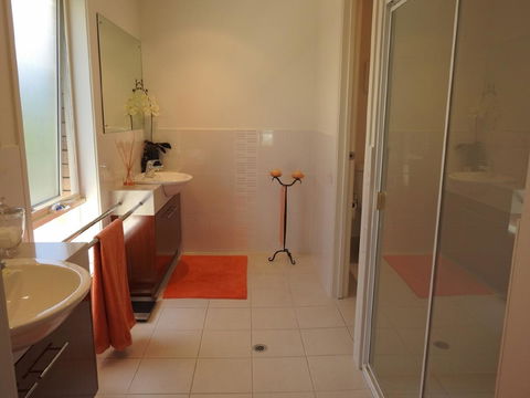 Sanctuary In The Valley - Hotel WA 24