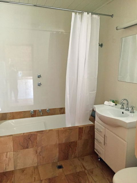 Coonawarra Place Motor Inn - Hotel WA 7