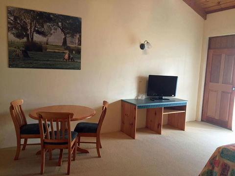 Coonawarra Place Motor Inn - Hotel WA 11