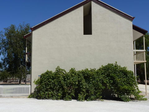 Coonawarra Motor Lodge - Hotel WA 8