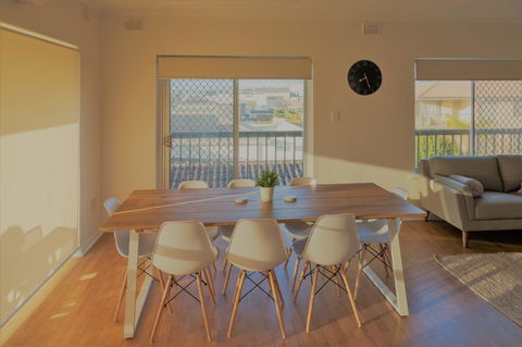 Henley Beach South, Amazing Views, Huge Private Balcony! - Hotel WA 10