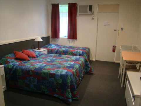 Dunsborough Central Motel - Hotel WA 30