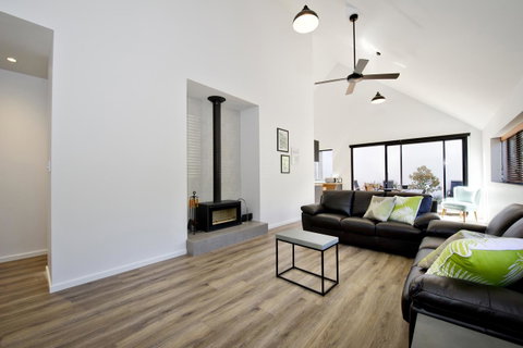 Margaret River Bungalow-1-street - Pet Friendly - Hotel WA 6