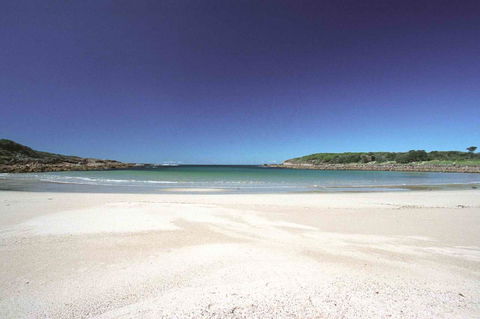 On The Beach Getaway - Hotel WA 14