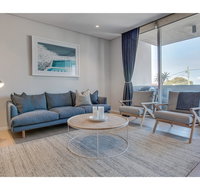 Oceanside Elegance At Superb Home Steps From Sand - Hotel WA
