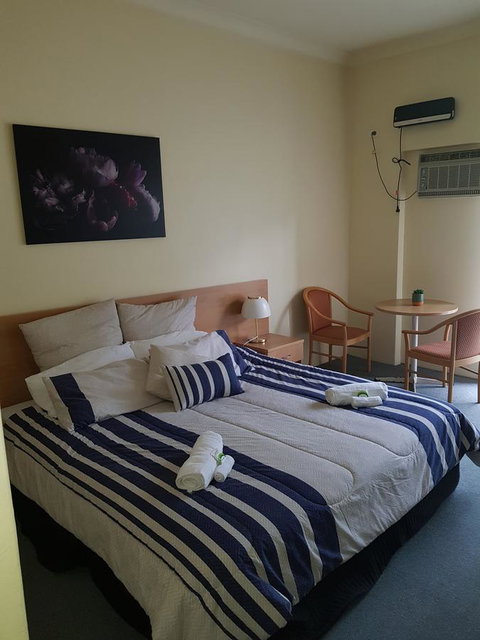 Rest Easy Motel - Hotel WA 40