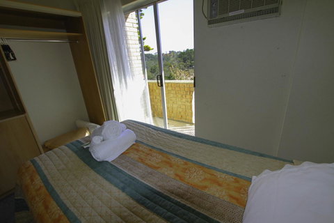 Rest Easy Motel - Hotel WA 17