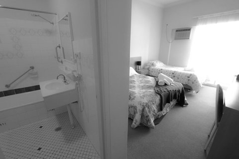 Rest Easy Motel - Hotel WA 19