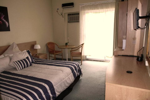 Rest Easy Motel - Hotel WA 15