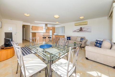 Ronald Avenue 1/65 - Shoal Bay - Hotel WA 4