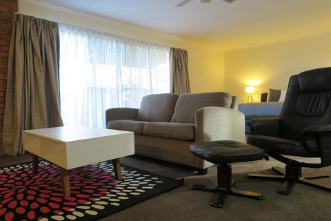 Summerhill Motor Inn - Hotel WA 40