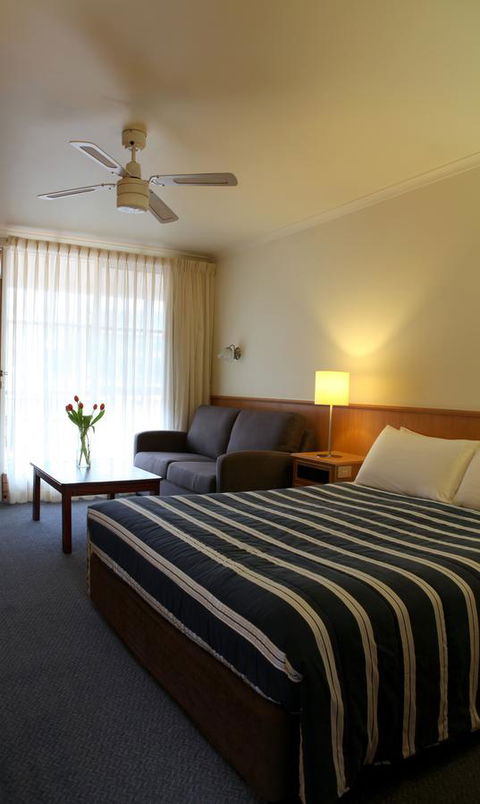Summerhill Motor Inn - Hotel WA 13