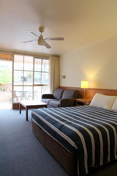 Summerhill Motor Inn - Hotel WA 33