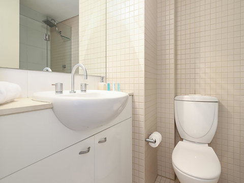 Lower Bridge And Sails - Executive 2BR Darlinghurst Apartment With Balcony And Rooftop Views - Hotel WA 10
