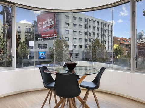 Lower Bridge And Sails - Executive 2BR Darlinghurst Apartment With Balcony And Rooftop Views - Hotel WA 1