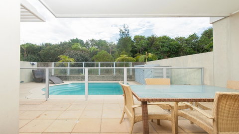 Pacific Blue, Salamander Bay - Hotel WA 26