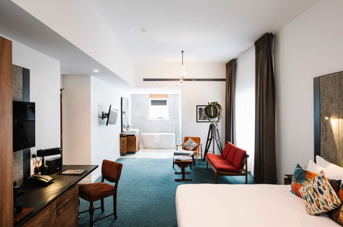 The Old Clare Hotel, Independent Collection By EVT - Hotel WA 15