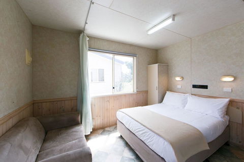 Crestview Tourist Park - Hotel WA 15