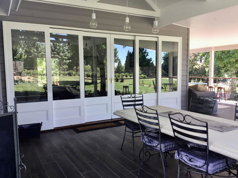 Chanticleer Gardens Barn Cottage With A Pool - Hotel WA 3