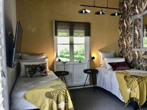 Chanticleer Gardens Barn Cottage With A Pool - Hotel WA 6