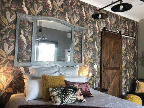 Chanticleer Gardens Barn Cottage With A Pool - Hotel WA 20