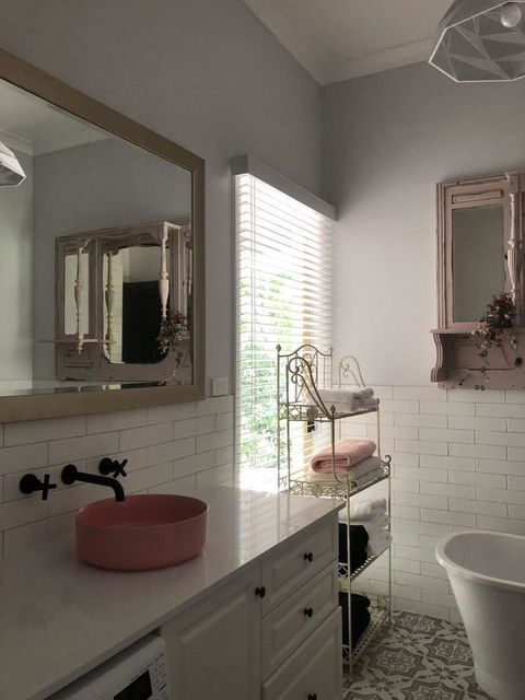 Chanticleer Gardens Barn Cottage With A Pool - Hotel WA 33