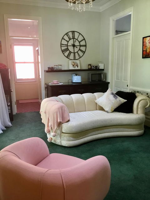 Chanticleer Gardens Barn Cottage With A Pool - Hotel WA 41