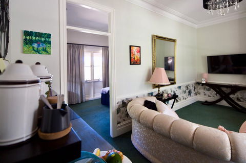 Chanticleer Gardens Barn Cottage With A Pool - Hotel WA 43