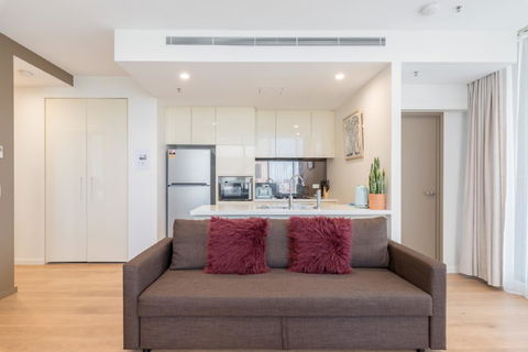 Sydney CBD Modern 2 Bedroom Apartment + Free Car Parking - Hotel WA 4