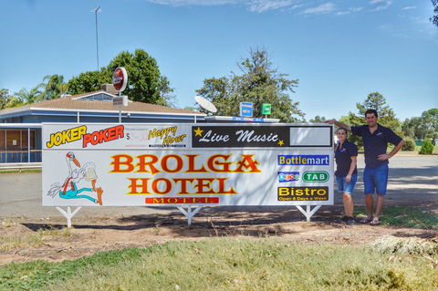 Brolga Hotel Motel - Coleambally - Hotel WA 0