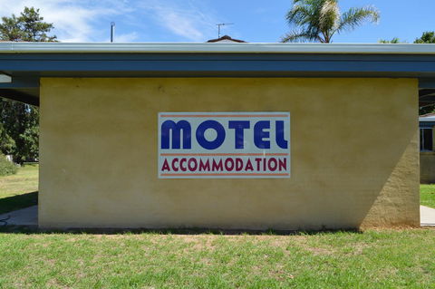 Brolga Hotel Motel - Coleambally - Hotel WA 5