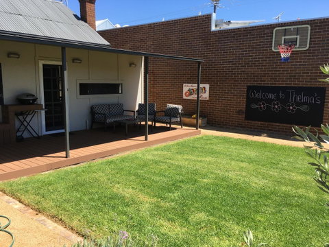 Thelma's Temora - Hotel WA 11