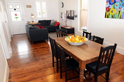 Thelma's Temora - Hotel WA 7