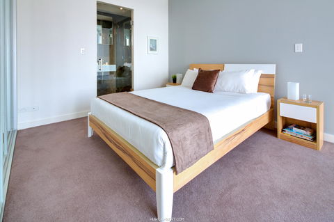 Zara Tower â€“ Luxury Suites And Apartments - Hotel WA 24