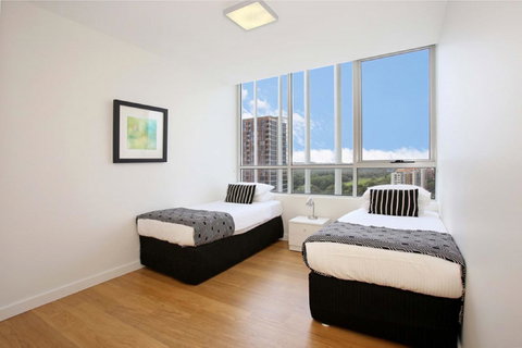 Gadigal Groove - Modern And Bright 3BR Executive Apartment In Zetland With Views - Hotel WA 6