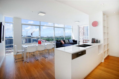 Gadigal Groove - Modern And Bright 3BR Executive Apartment In Zetland With Views - Hotel WA 2