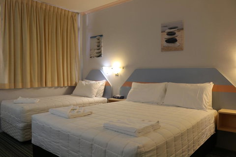 Golden Sands Motor Inn - Hotel WA 12