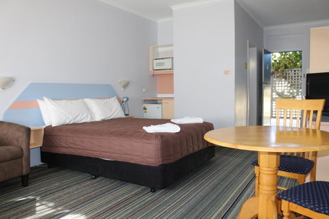 Golden Sands Motor Inn - Hotel WA 24
