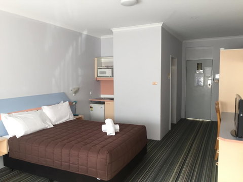 Golden Sands Motor Inn - Hotel WA 8