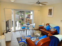 Book Griffith Accommodation Vacations Hotel WA Hotel WA