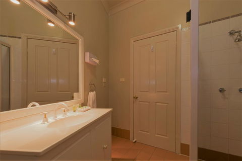 Bowen Inn Motel - Hotel WA 1