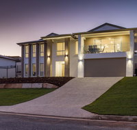 Brand New Executive Living - Hotel WA
