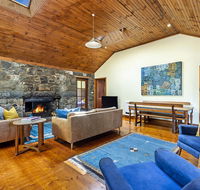 Breakfast Creek Cottage - Central bluestone cottage - Hotel WA