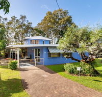 Bribie Beach House Waterfront directly across the road - Solander Esp Banksia Beach - Hotel WA